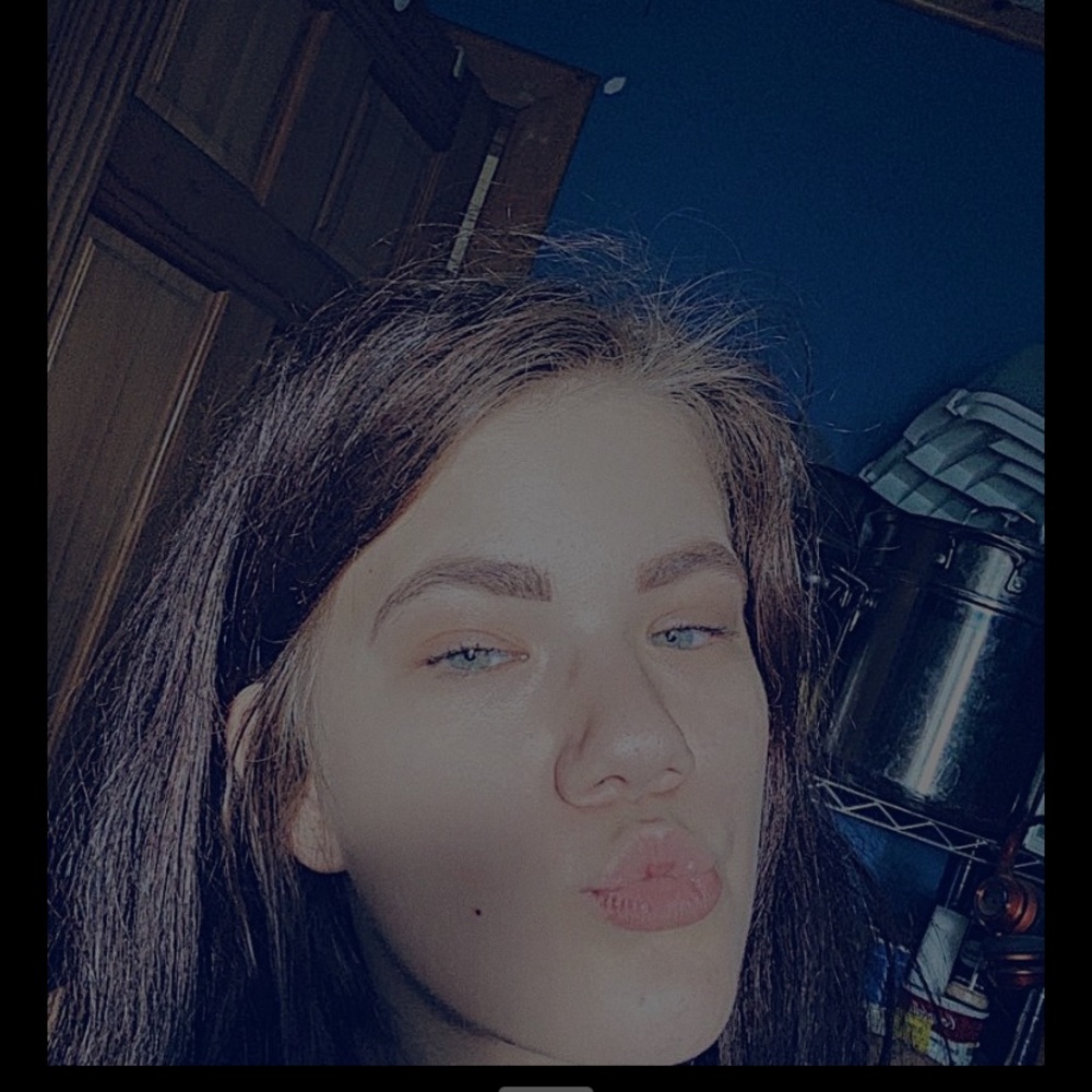 Meet your Posher, Alexis